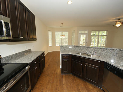 Kitchen & Dining