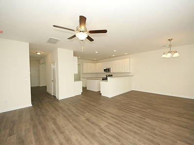 Kitchen & Dining